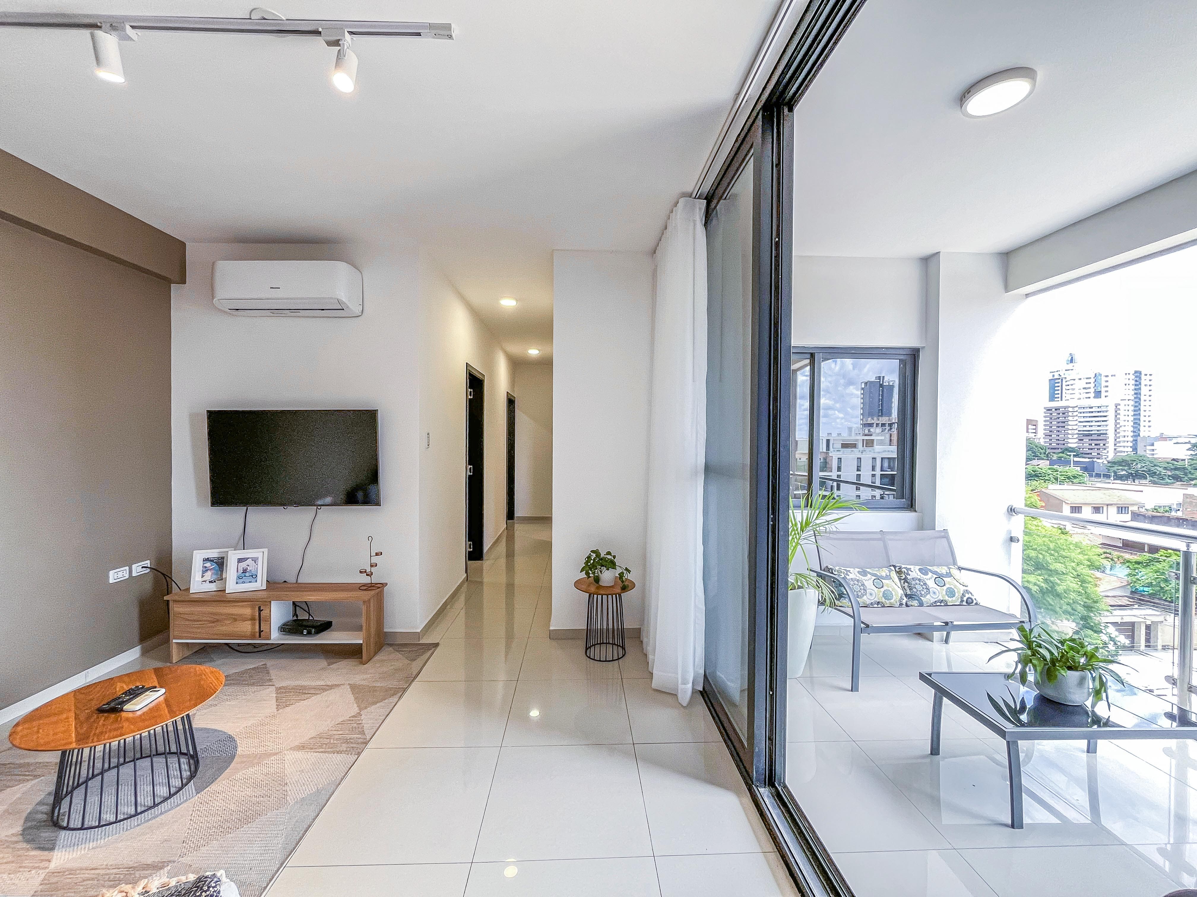 Indigo: Acogedor y amplio departamento