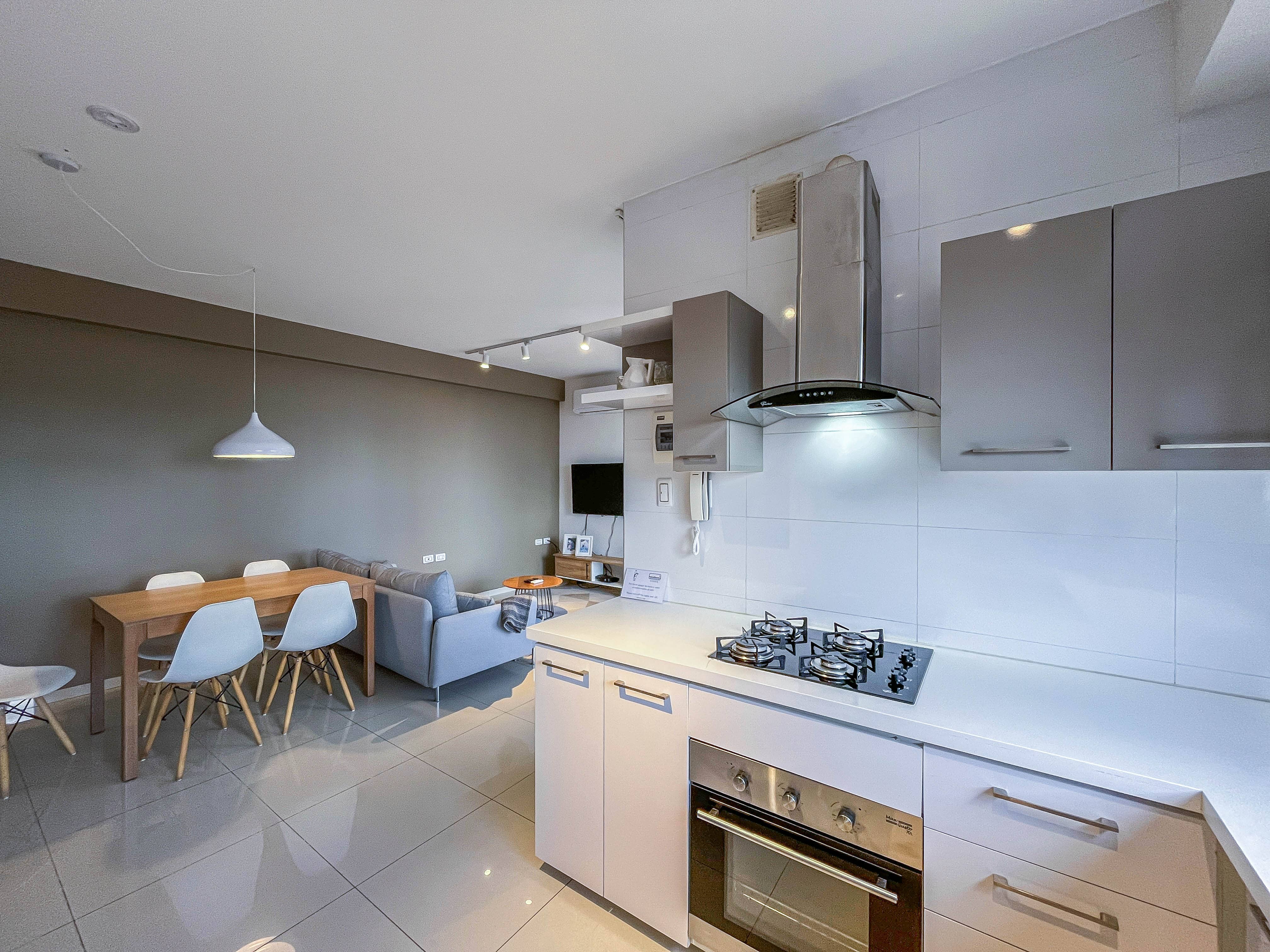 Indigo: Acogedor y amplio departamento