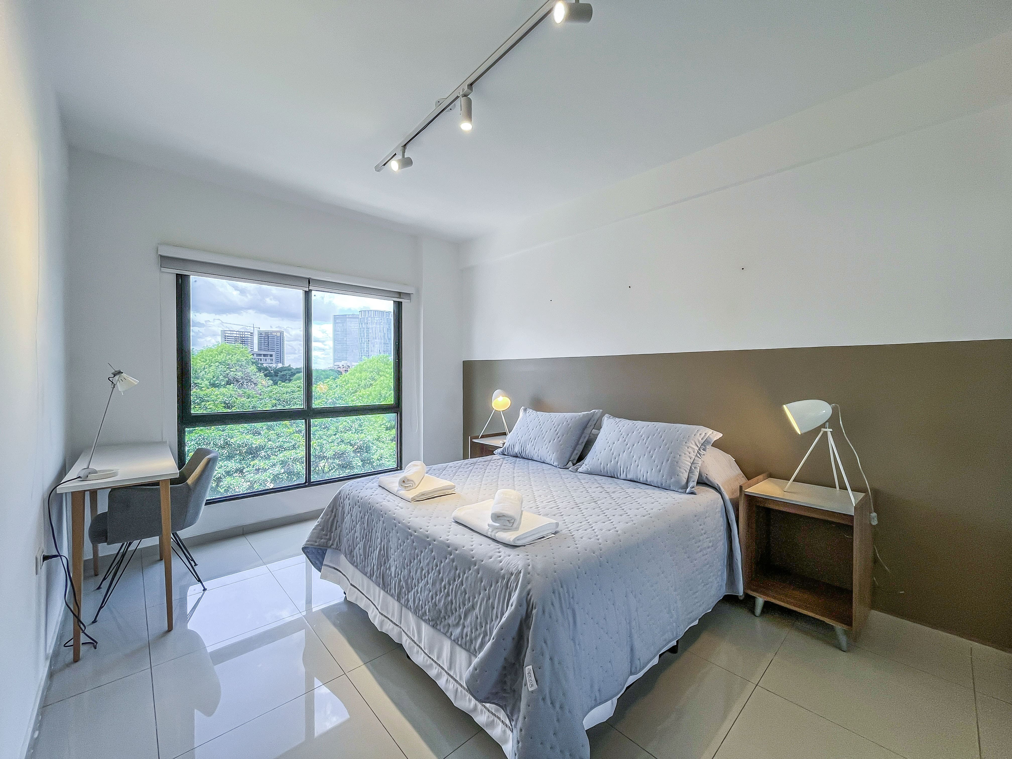 Indigo: Acogedor y amplio departamento